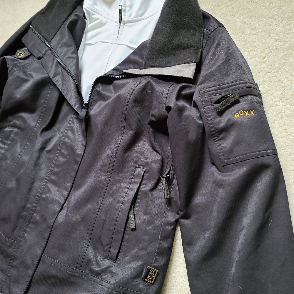Roxy pinstrip snowboarding pant and jacket set